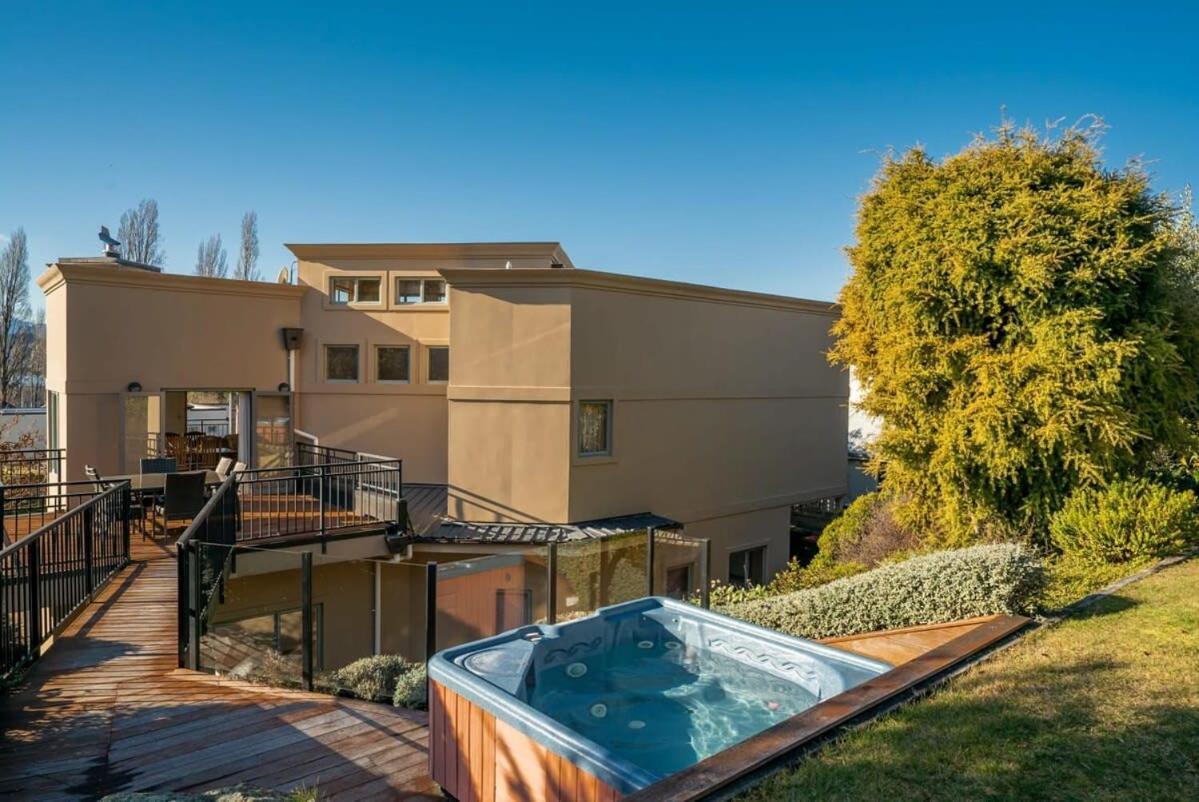 Lake View Villa Wanaka Exterior photo