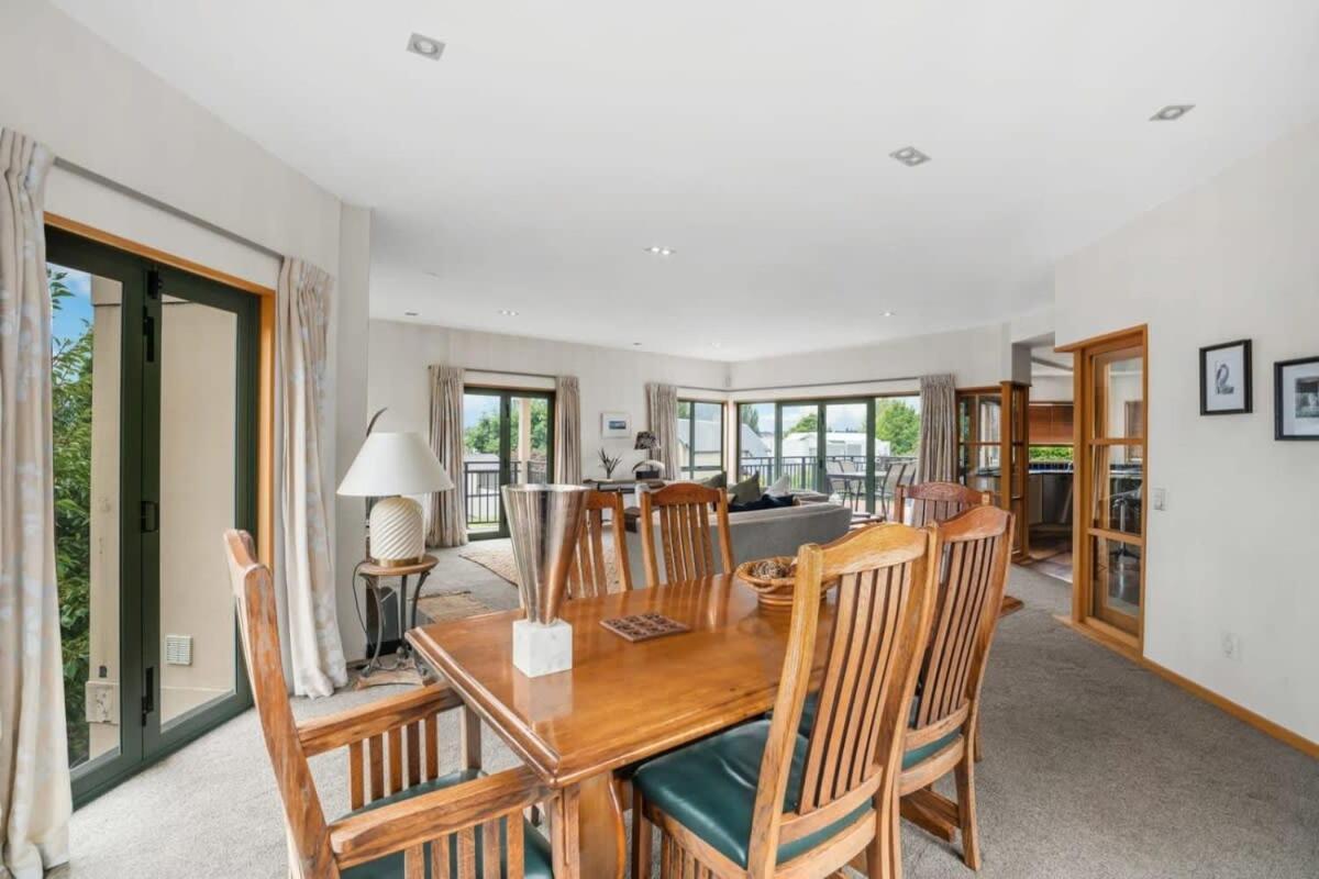Lake View Villa Wanaka Exterior photo