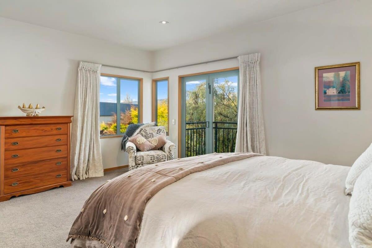 Lake View Villa Wanaka Exterior photo